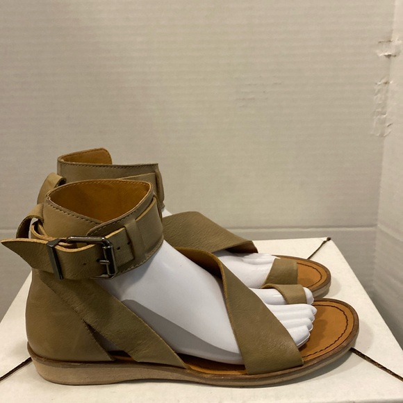 Free People Beige Soft Leather Boot Gladiator Style Sandals - Picture 3 of 4